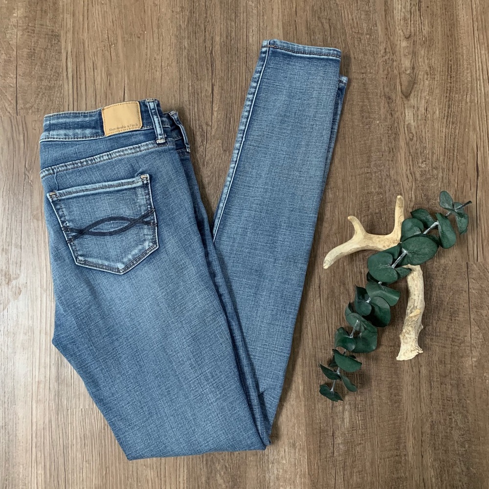 COPY - Abercrombie & Fitch jeans.  Super skinny. 2 / 26 R